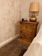 The Oaks Hotel