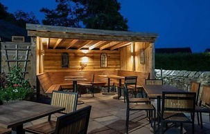 The Oaks Hotel