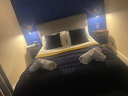 The Oaks Hotel
