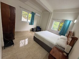 You 4 Ric Piton Suites