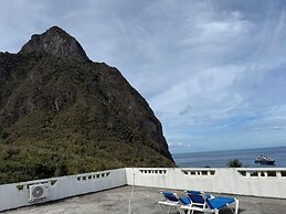 You 4 Ric Piton Suites