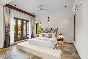 Still River Suites with Heated Pool, Jacuzzi by ELIVAAS