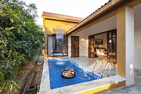 Still River Suites with Heated Pool, Jacuzzi by ELIVAAS