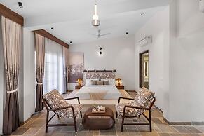 Still River Suites with Heated Pool, Jacuzzi by ELIVAAS