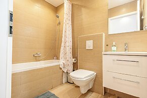 Affordable Stay Near Wiener Stadthalle