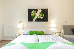 Affordable Stay Near Wiener Stadthalle