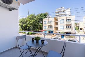 Hazel 2-BR Apt. & Balcony in Larnaca