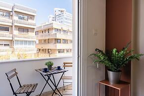 Oracle 2-BR Apt. & Balcony in Larnaca