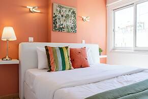 Oracle 2-BR Apt. & Balcony in Larnaca