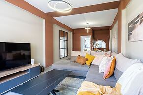 Oracle 2-BR Apt. & Balcony in Larnaca