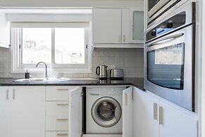 Oracle 2-BR Apt. & Balcony in Larnaca