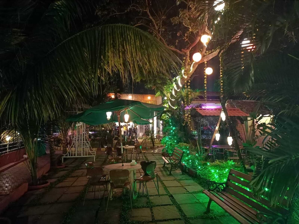 River Retreat Kolad