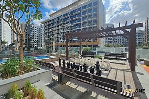 Stylish Riviera Studio Near Downtown