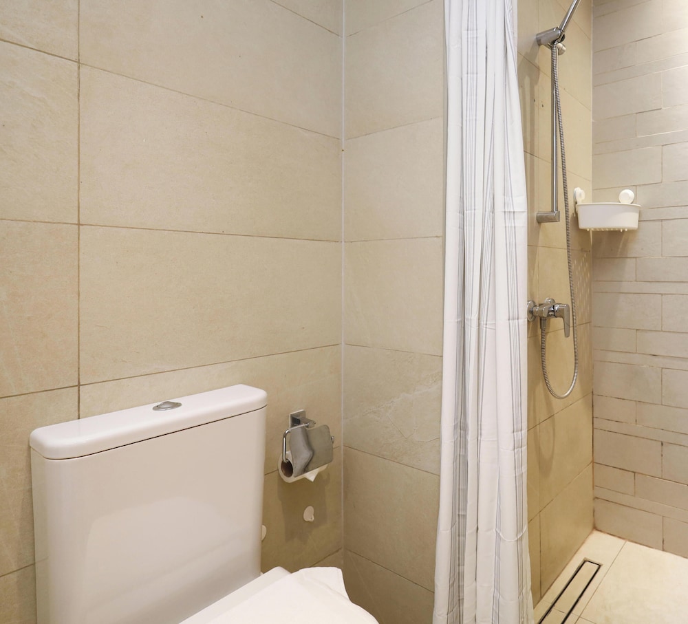 Stylish Riviera Studio Near Downtown