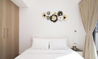 Stylish Riviera Studio Near Downtown