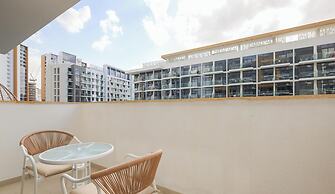 Stylish Riviera Studio Near Downtown