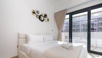 Stylish Riviera Studio Near Downtown
