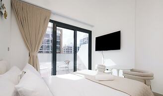 Stylish Riviera Studio Near Downtown