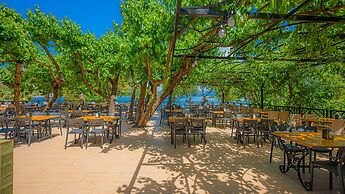 Golmar Beach& Spa Hotel