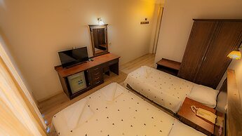 Golmar Beach& Spa Hotel