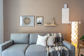 Ivory 1-BR Apt. & Balcony in Aradipou