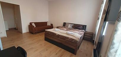 Group Stay 3 Apts Near Enkplatz