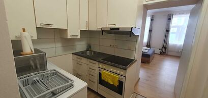 Group Stay 3 Apts Near Enkplatz