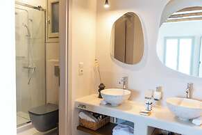Althea Anafi Suites