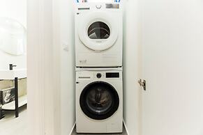 Airy 5BR Flat with Balcony - Old Town