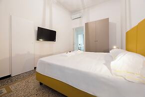 Airy 5BR Flat with Balcony - Old Town
