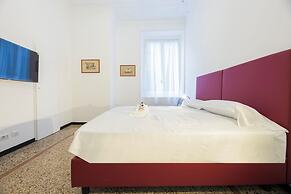 Airy 5BR Flat with Balcony - Old Town