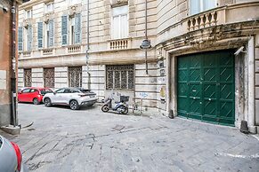 Airy 5BR Flat with Balcony - Old Town