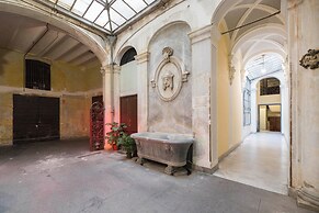 Airy 5BR Flat with Balcony - Old Town