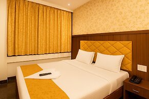Glitz Saineel Executive Near Juhu Beach