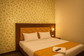 Glitz Saineel Executive Near Juhu Beach
