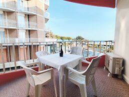 Bright Holiday Home With Balcony