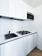 Modern Apartment Near the Beach