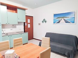 Relaxing Flat With Pool Access