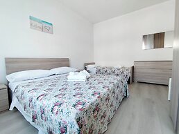 Flat With Balcony on the Seafront