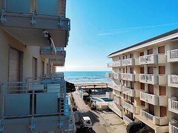 Spacious Apartment With Balcony by the sea