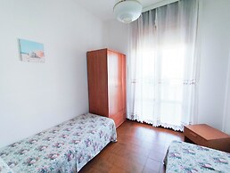 Spacious Apartment With Balcony by the sea