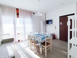 Spacious Flat With Balcony by the sea