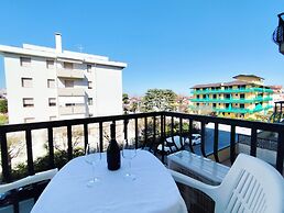 Comfy Flat With Pool and Balcony