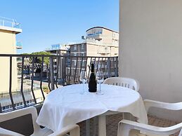 Studio With Balcony and Pool Access