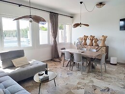 Seafront Apartment With Private Parking
