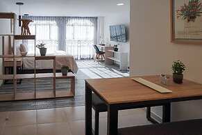 Hotel 86 Suites