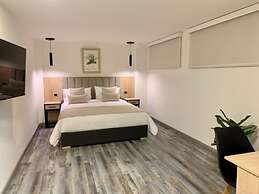 Hotel 86 Suites