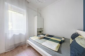 Cozy Haven Budapest Family Apartment