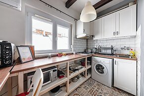 Cozy Nest Hideaway With A/C