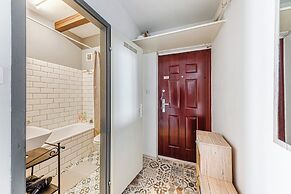 Cozy Nest Hideaway With A/C